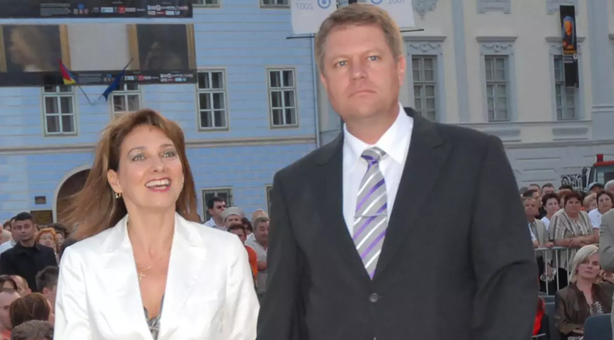 Klaus Iohannis, UN BĂRBAT EXTREM DE TANDRU! DEZVĂLUIRI ÎN PREMIERĂ despre relația cu SOȚIA LUI