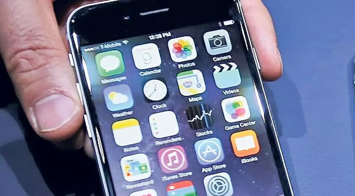 Verificări la Apple după ce un iPhone 7 Plus a luat foc / FOTO&VIDEO