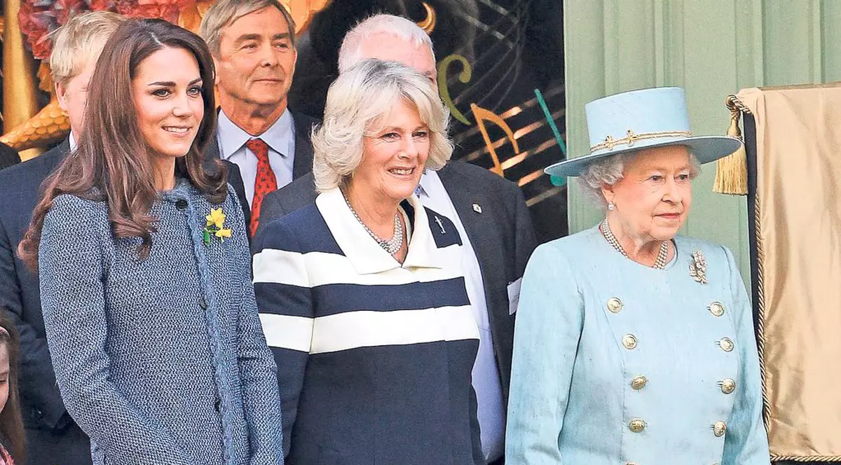 Ducesa Kate minte că se simte rău?