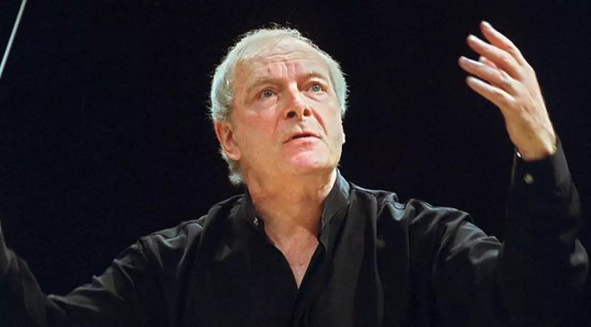 DRAMĂ ÎN LUMEA ARTISTICĂ! Dirijorul Christopher Hogwood A MURIT