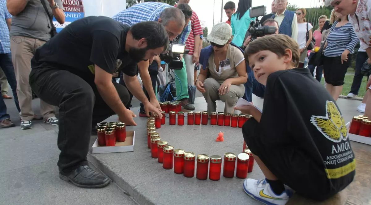 EXCLUSIV | Andreea Anghel, mama băieţelului ucis de maidanezi: «Andrei nu se desparte de Pisicel, jucăria lui Ionuţ»