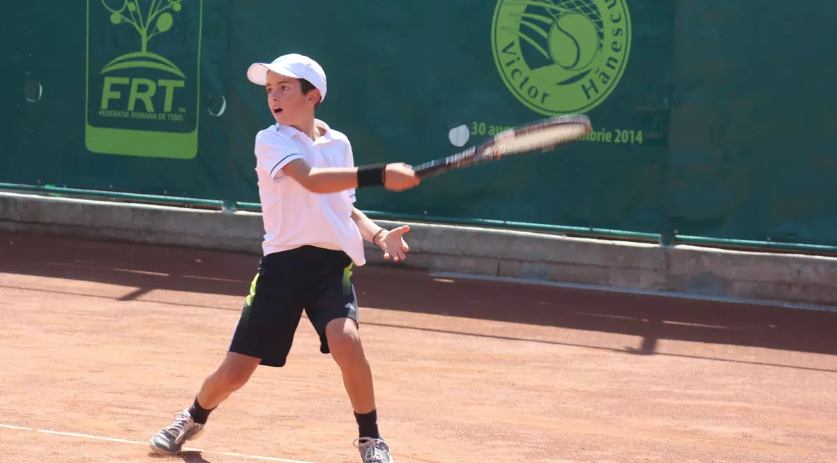 La Curtea de Argeș, se dispută ”Trofeul Victor Hănescu”, pentru copii între 10 și 14 ani!