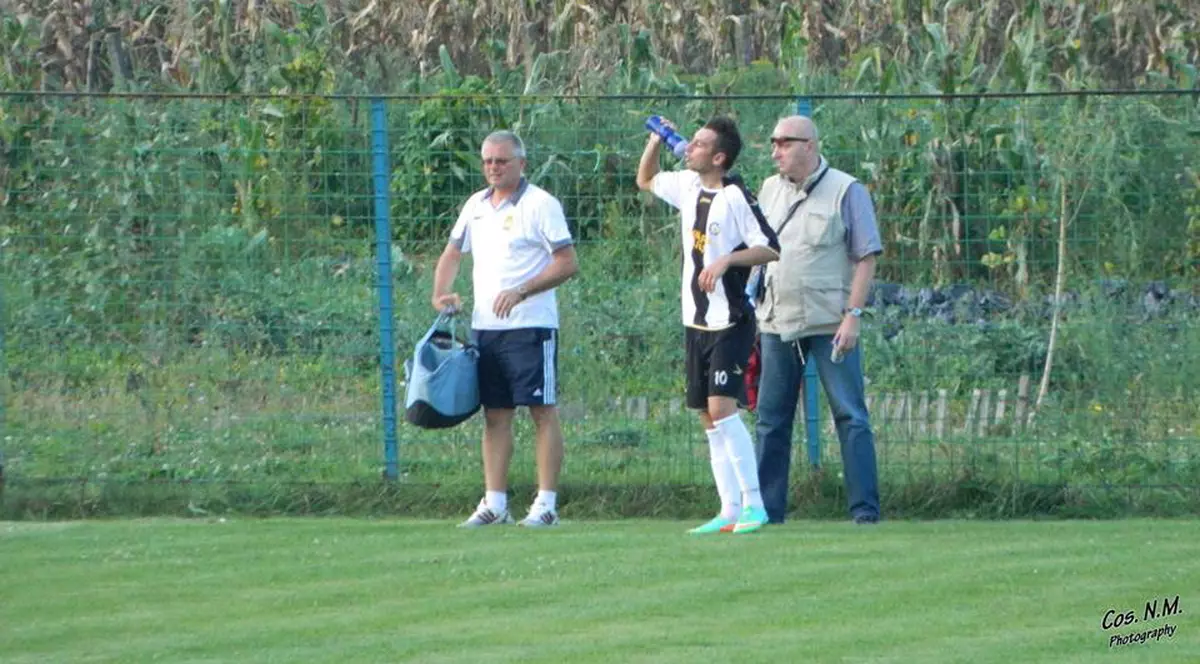 GALERIE FOTO / Arena din lanul de porumb! ^Aici va juca Adrian Mutu! 