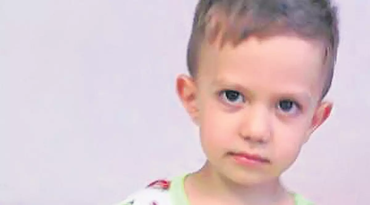 Premieră medicală românească! Specialiştii i-au implantat «urechi» artificiale