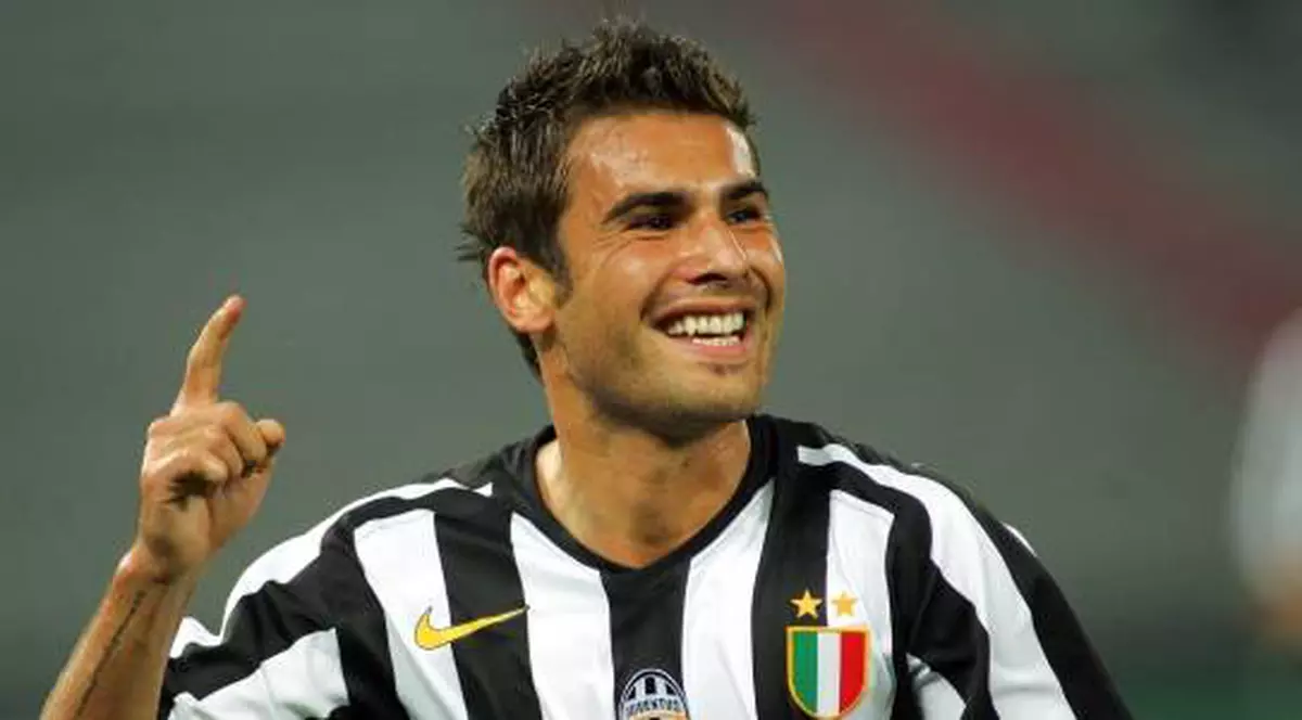 FOSTA PRESUPUSĂ IUBITĂ A LUI MUTU, cântăreaţa BLUE CANTRELL, PANICĂ MAXIMĂ: "Am fost OTRĂVITĂ"