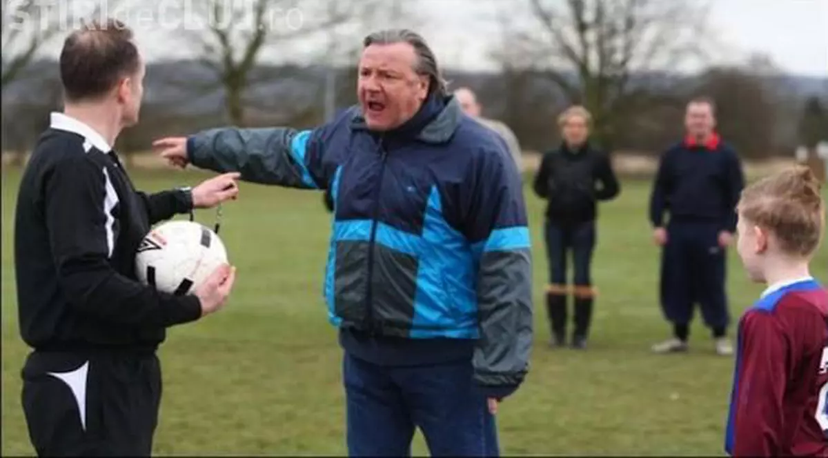 Bătaie crâncenă la un meci de copii! Părintele unui jucător a ajuns la spital în stare gravă!