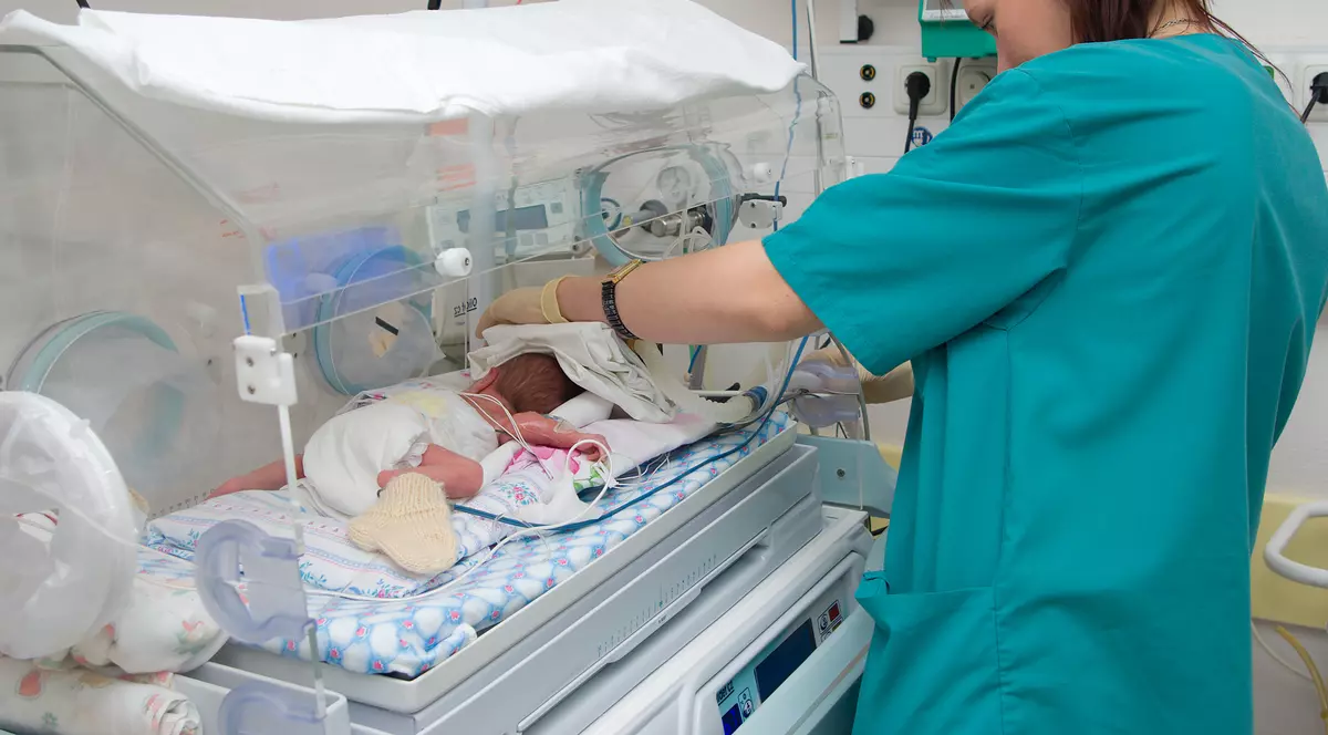 Un bebeluş S-A NĂSCUT CU O COADĂ DE 12 CENTIMETRI! CUM AU REACŢIONAT MEDICII