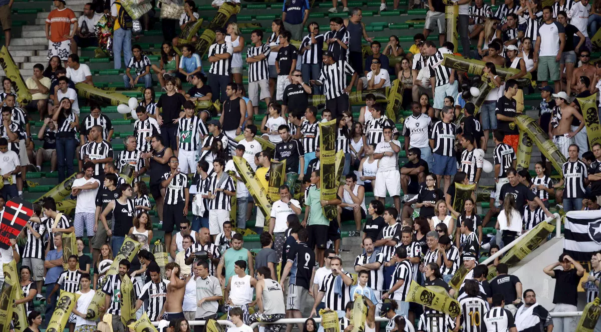 VIDEO ŞOCANT / La un pas de dezastru! Ce s-a întâmplat cu un fan brazilian