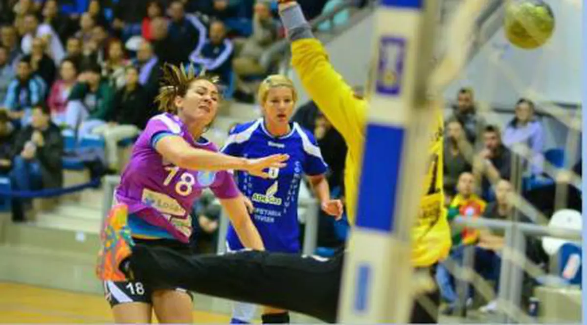 Corona Braşov a învins HCM Baia Mare, în derby-ul etapei a 5-a a Ligii Naţionale