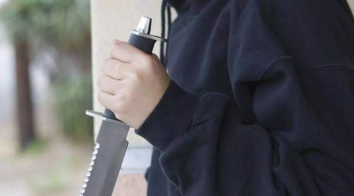 Bărbatul care şi-a înjunghiat iubita, în sectorul 4 al Capitalei, a fost prins