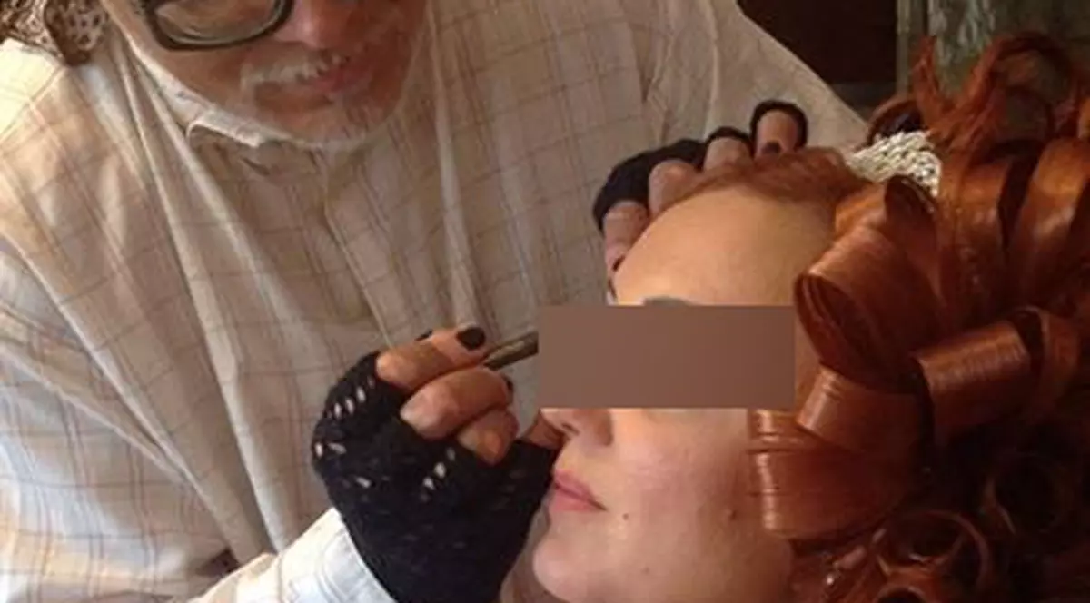 BOLNAV DE CANCER la creier, MARIAN DÂRŢĂ se zbate să-şi câştige banii pentru TARTAMENTE. MUNCEŞTE PE BRÂNCI şi-şi trăieşte VIAŢA CU OPTIMISM