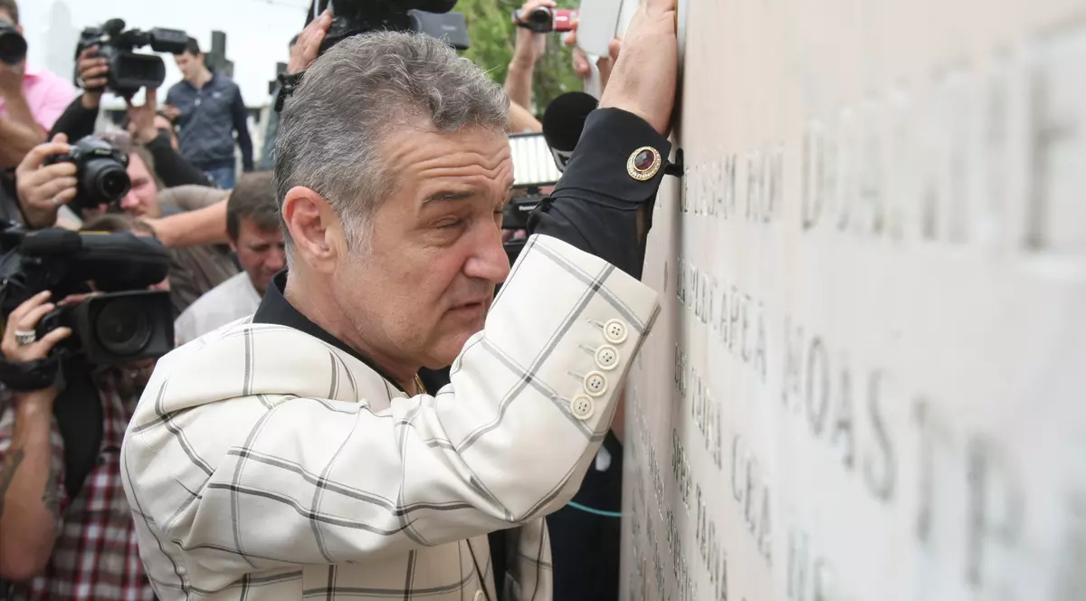 VIDEO / Gigi Becali, în faţa unei decizii CRUCIALE! Scandal la Poarta Albă 