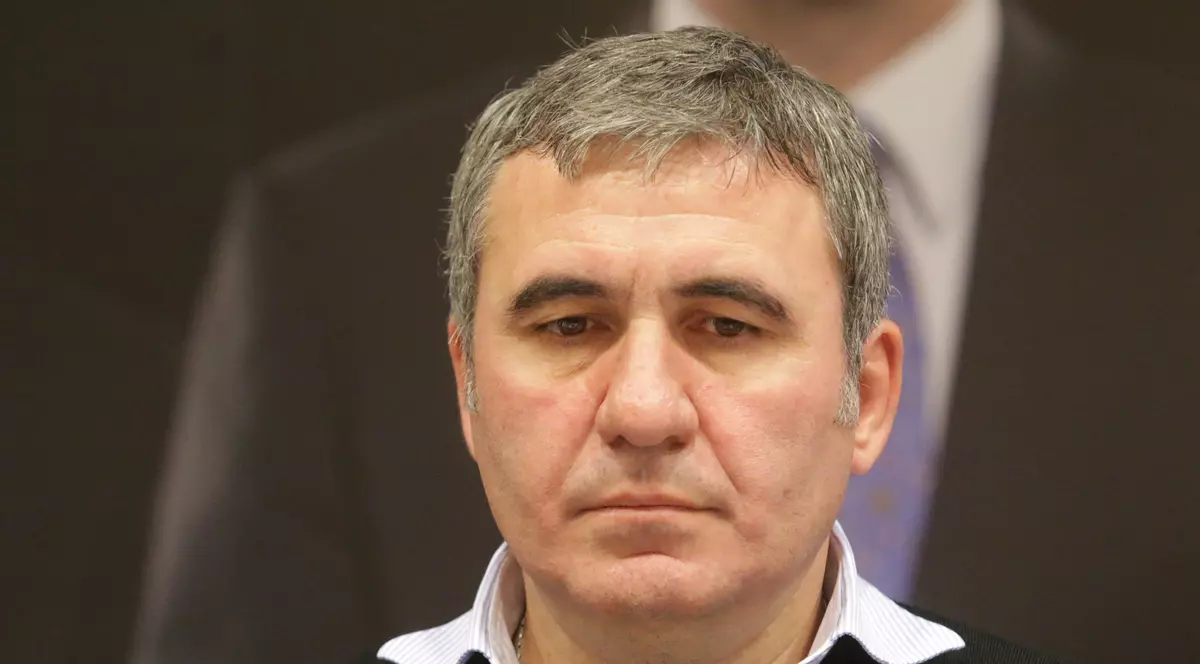 Hagi continuă revoluţia la Viitorul. A numit antrenor secund un fost selecţioner