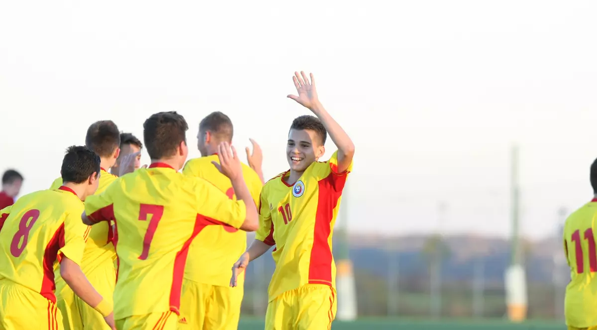 Generaţia lui Ianis Hagi luptă cu Anglia pentru calificarea la Euro 2015