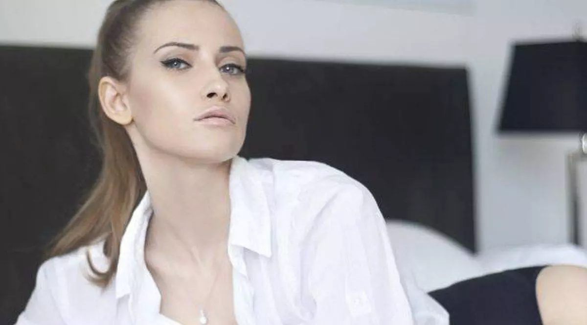 IULIA ALBU ÎI FACE PRAF pe BIANCA DRĂGUŞANU şi pe SLAV: "Va primi TROFEUL BAU. Victor e KEN DE LA METEO"