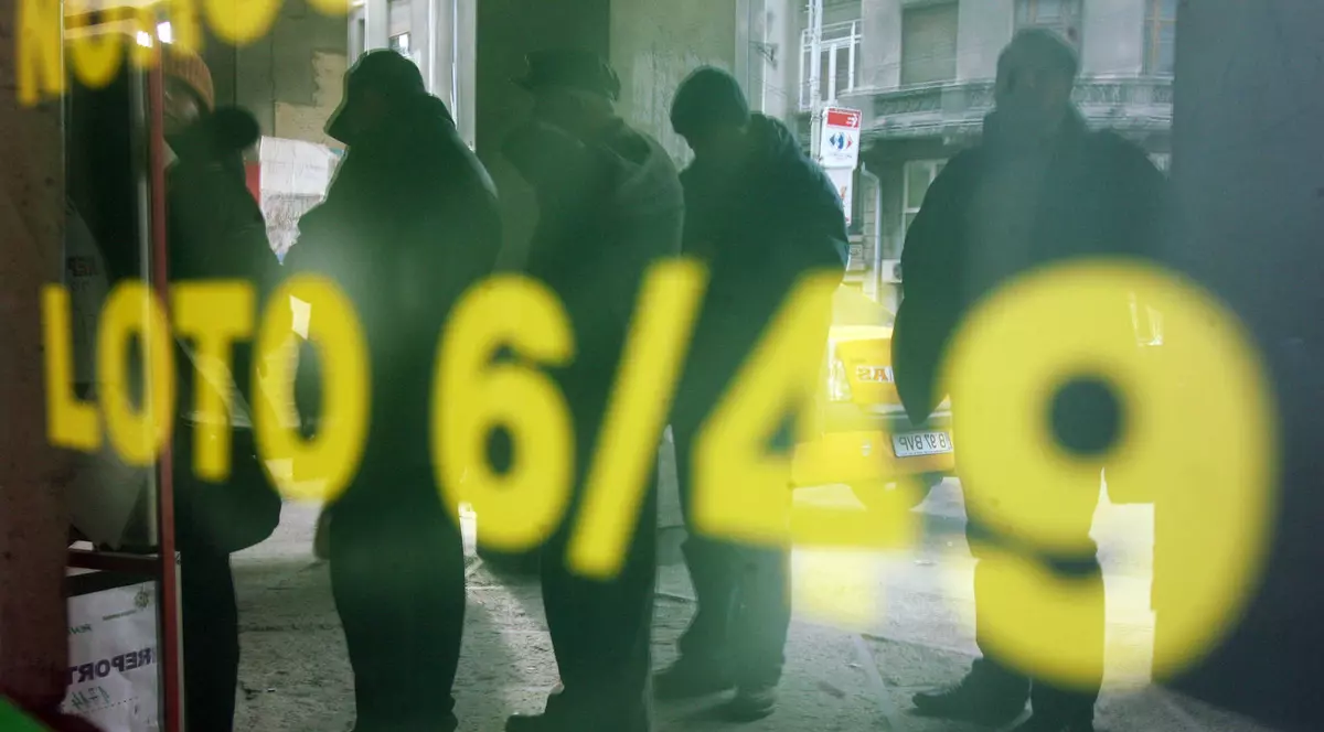 Hoţii n-au avut noroc! Au spart Loteria, dar au plecat doar cu un televizor