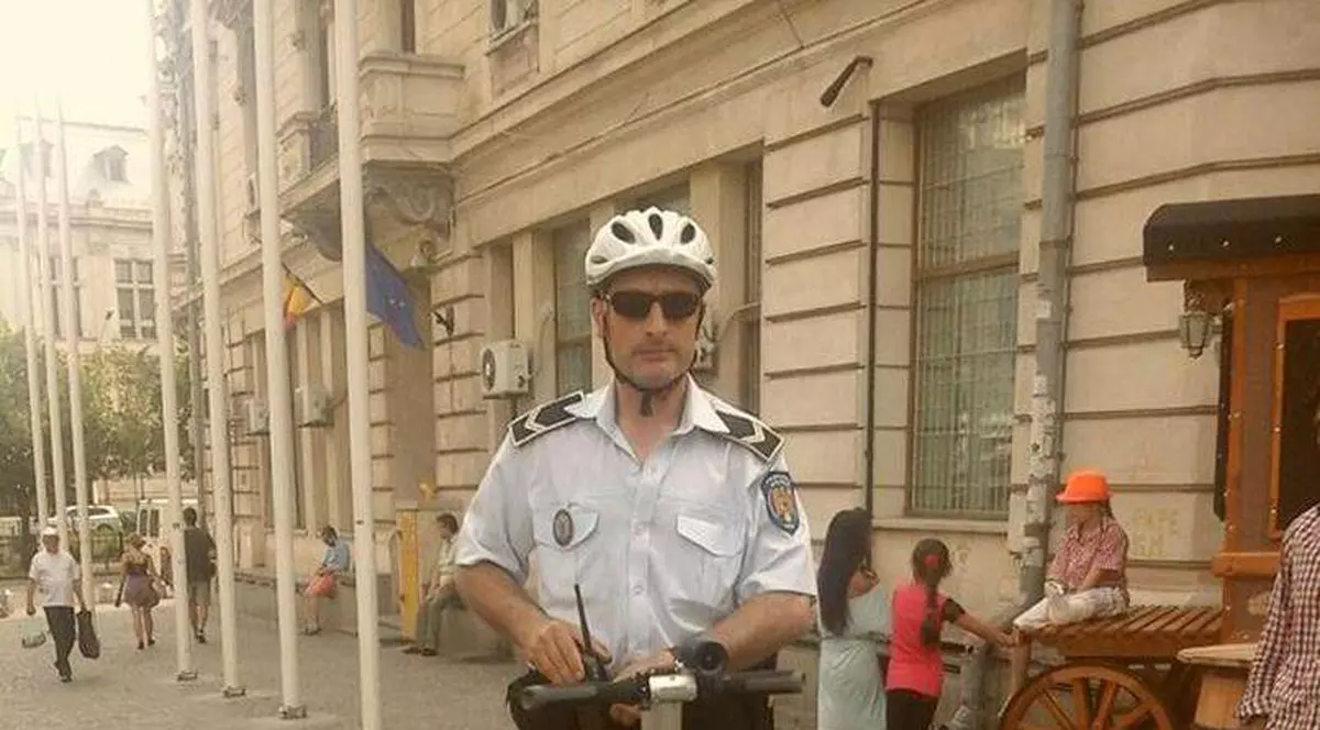 Viaţa bate filmul! Hoţ prins după o urmărire cu segway-ul în centrul vechi al Capitalei