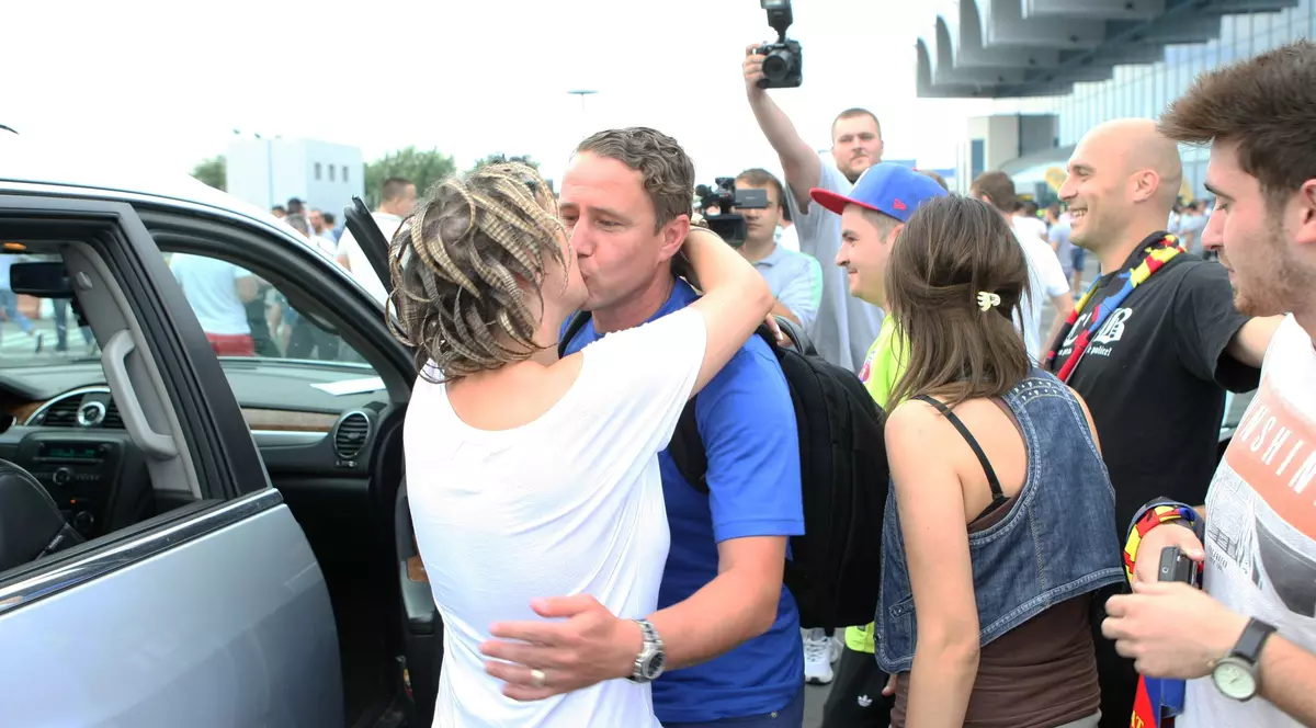 FOTO SENZAŢIONAL / Prodanca, iubire împărţită! Cui îi face declaraţii de dragoste 