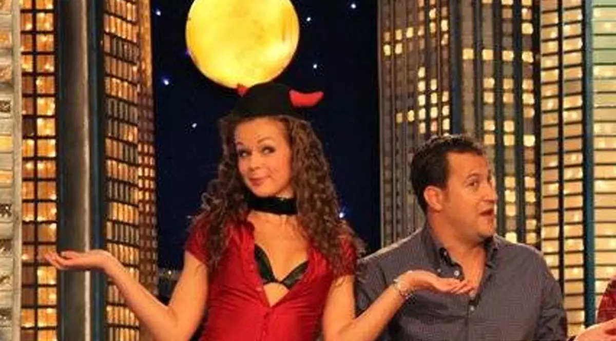 EXCLUSIV | Acuzat de un comentator al blogului că Ioana Petric, prezentatoarea "Cronicii", ar fi amanta lui, Huidu RĂSPUNDE: "PROSTII"