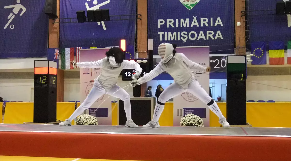 Se dă startul la primul Campionat Național de scrimă din 2015, la spadă cadeți