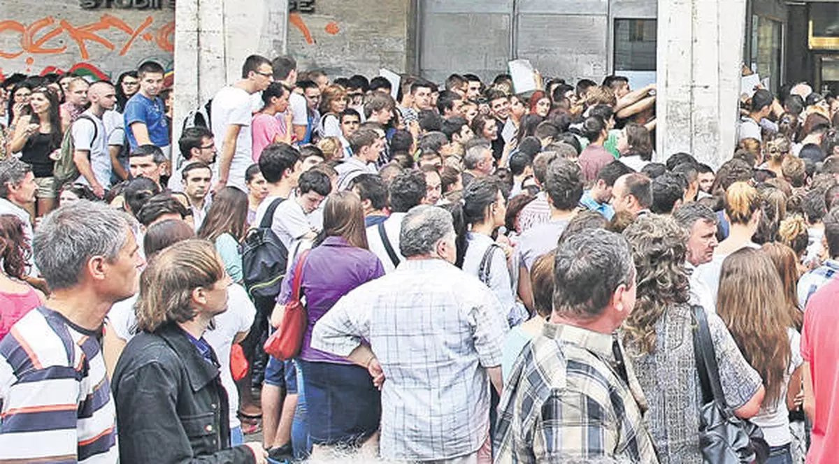 BANC: Un student la cantină