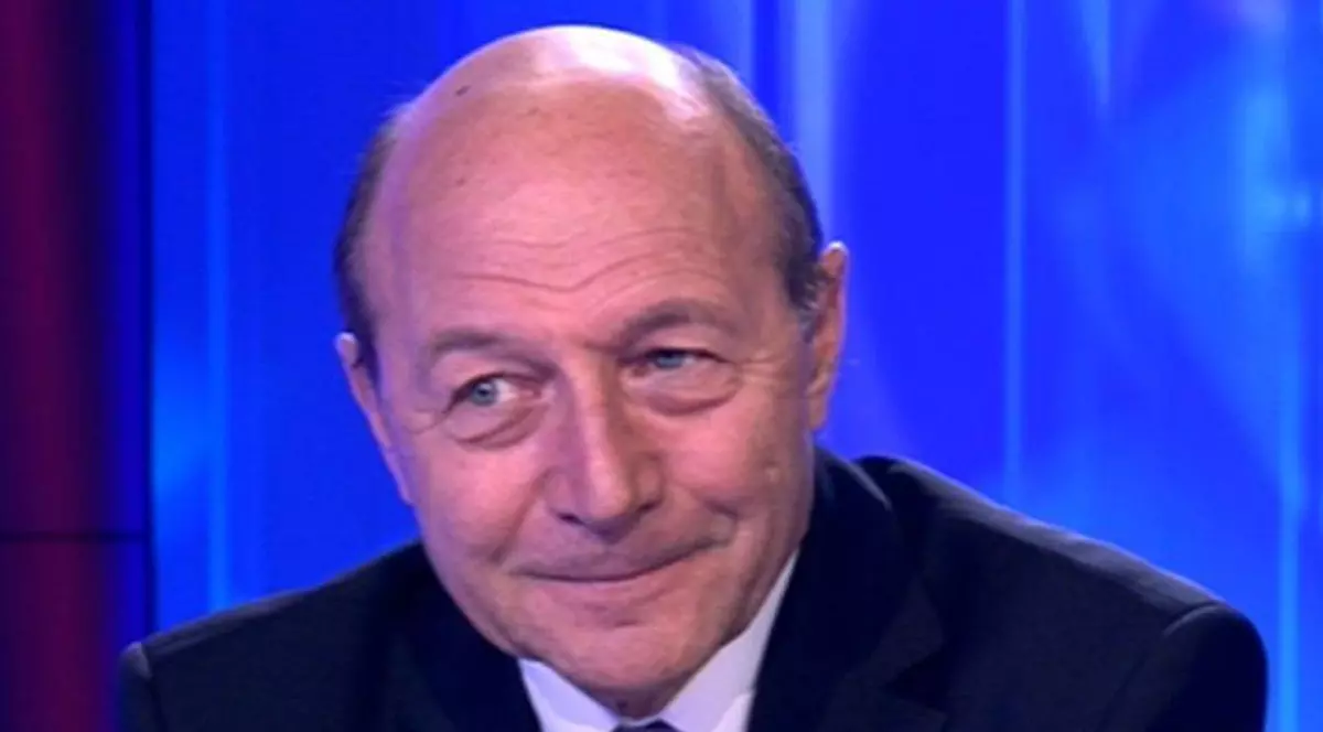 Traian Băsescu, PROVOCAT de Victor Ponta la "Găleata cu cărţi". Cum l-a IRONIZAT şeful statului pe premier