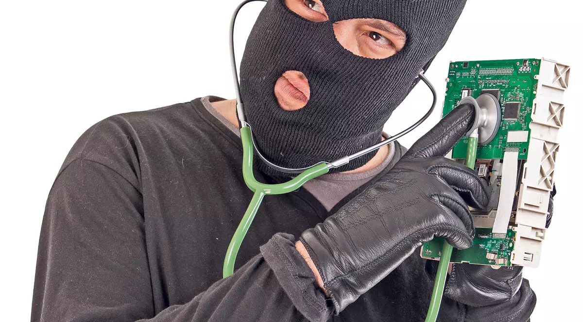 EXCLUSIV | Escrocii interceptează telefoanele victimelor! Metoda «accidentul», care a făcut sute de victime, s-a rafinat, ajungând în faza de spionaj