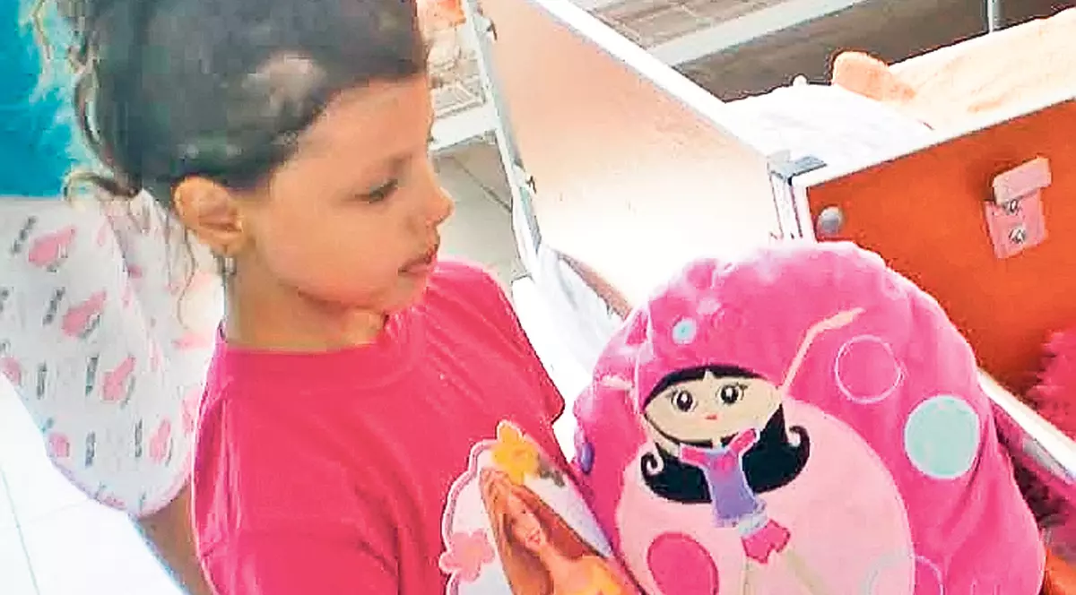 TE VA IMPRESIONA PÂNĂ LA LACRIMI! Scrisoarea unei fetițe bolnave de leucemie, către Moș Crăciun