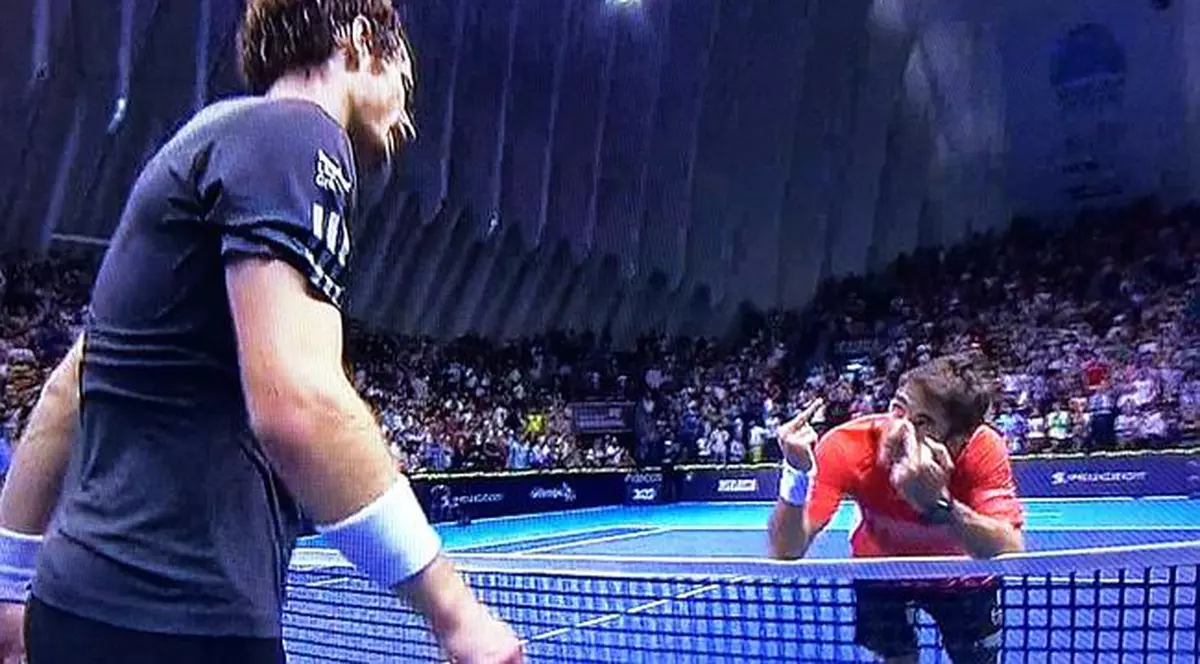I-a arătat degetul mijlociu lui Andy Murray după ce a pierdut finala de la Valencia