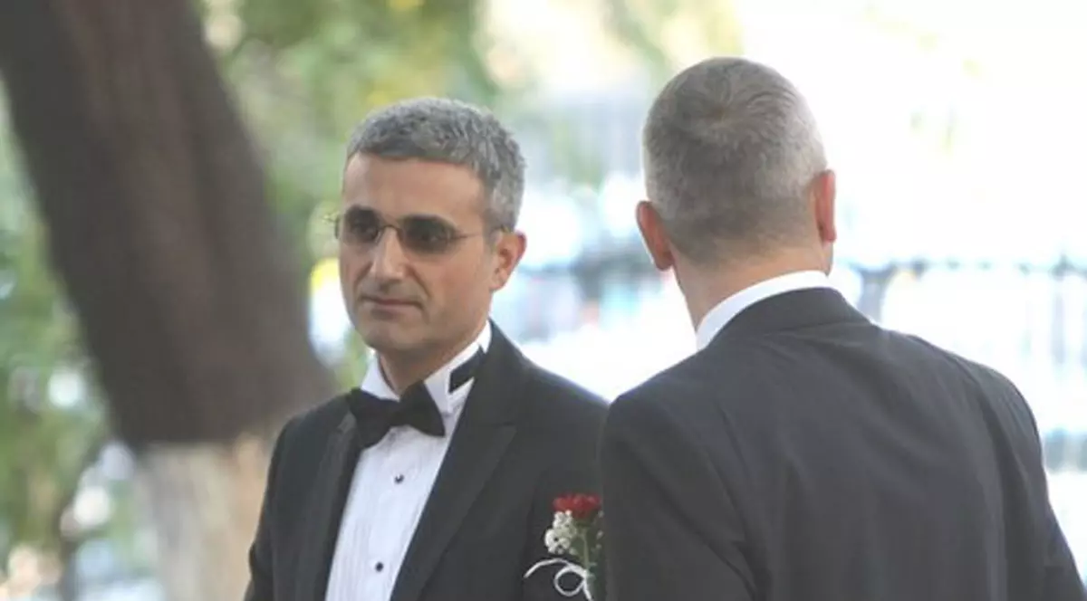 A făcut şi cununia civilă, şi pe cea religioasă. PRIMELE IMAGINI DE LA NUNTA LUI TURCESCU