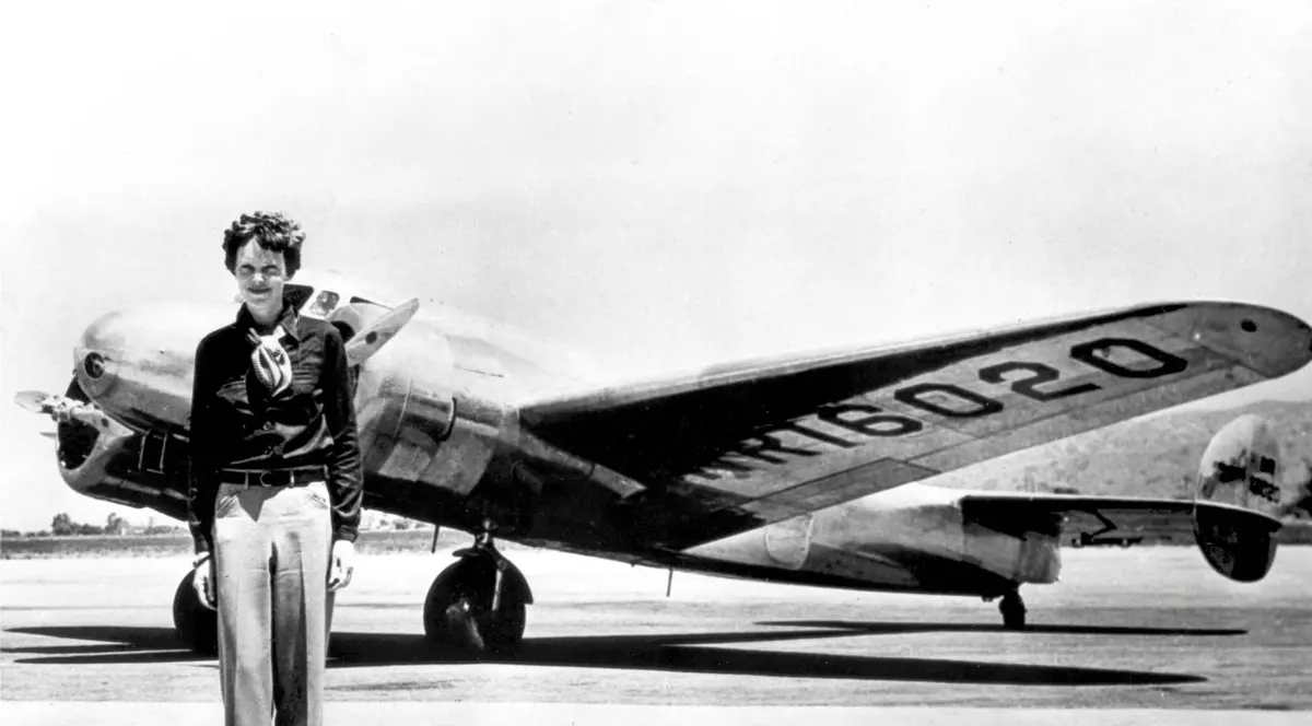 Unul dintre marile mistere ale aviaţiei ar putea fi dezlegat! Unde a dispărut Amelia Earhart?