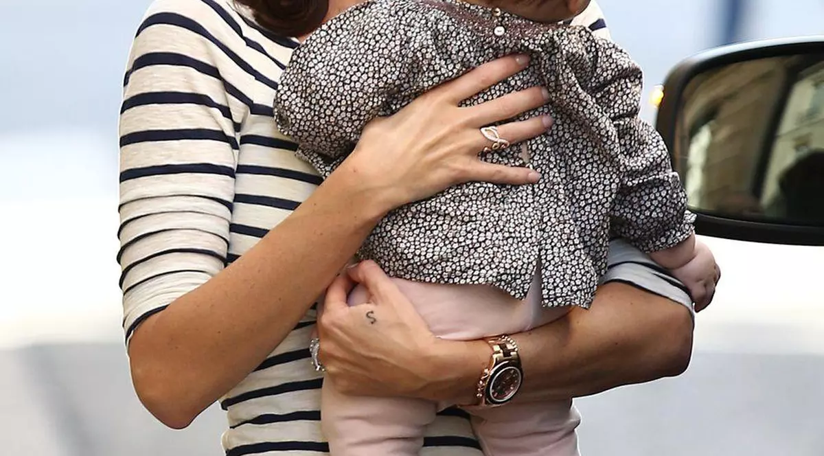 Ce scârbos! O vedetă îşi pune LAPTE MATERN în CEAIUL de DIMINEAŢĂ