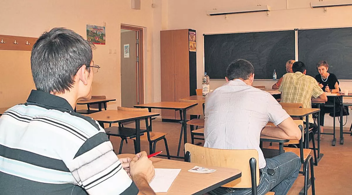 Ungurii nu mai vor să dea Bac-ul la română