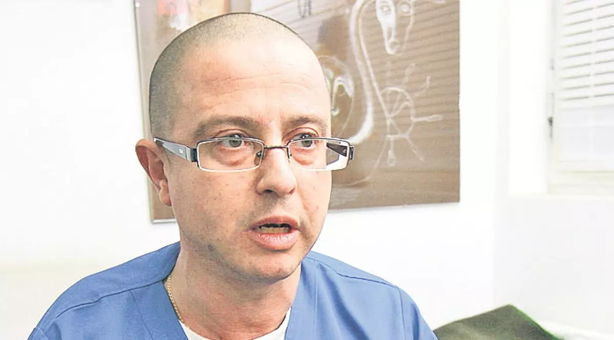 Liber la atenţii | S-a stabilit: doctorii nu sunt funcţionari publici, deci, legal, pot primi cadouri