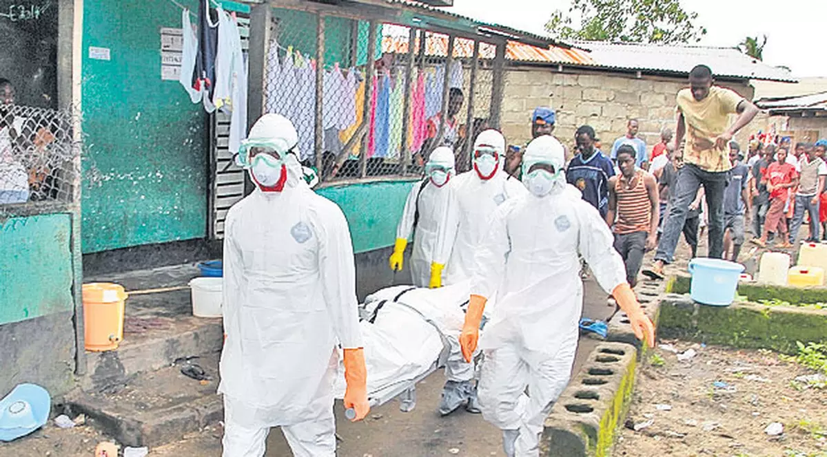 Încă o asistentă infectată cu Ebola în Australia