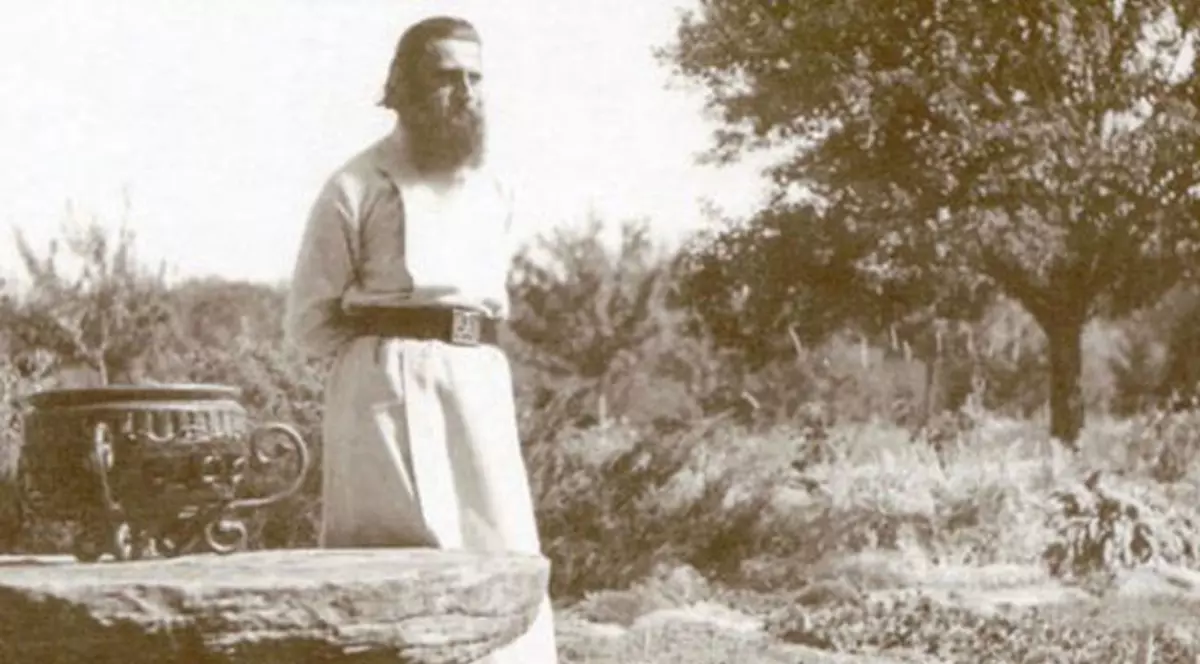 CE NU AI VOIE SĂ ÎI SPUI nici în ruptul capului COPILULUI TĂU, în viziunea lui ARSENIE BOCA. CE SE ÎNTÂMPLĂ DACĂ FOLOSEŞTI VORBELE INTERZISE