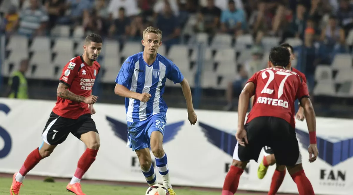 VIDEO/ Horror pentru Bancu! Mijlocașul de la CSU Craiova, transportat la spital