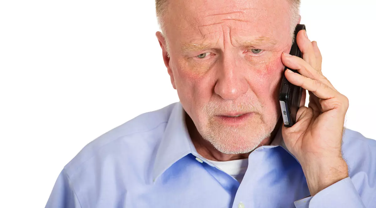 Escroc dat pe mâna poliţiei de un bătrân de 73 de ani