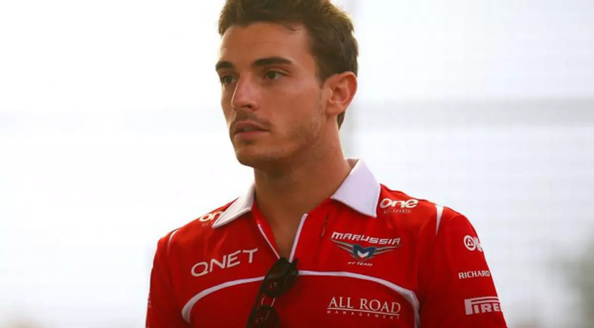 Jules Bianchi s-a întors acasă. Pilotul de Formula 1 e în continuare în stare critică