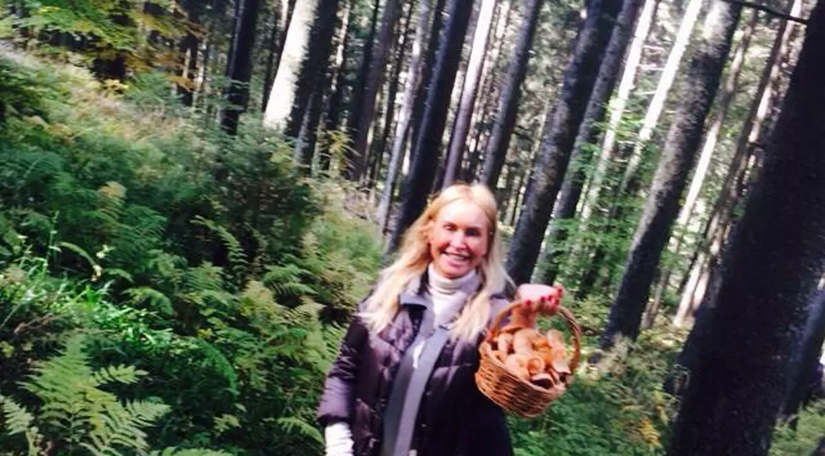 VICA BLOCHINA se MÂNDREŞTE CU cea care i-a dat viaţă: "IUBITUL MAMEI MELE este mult mai tânăr decât ea"