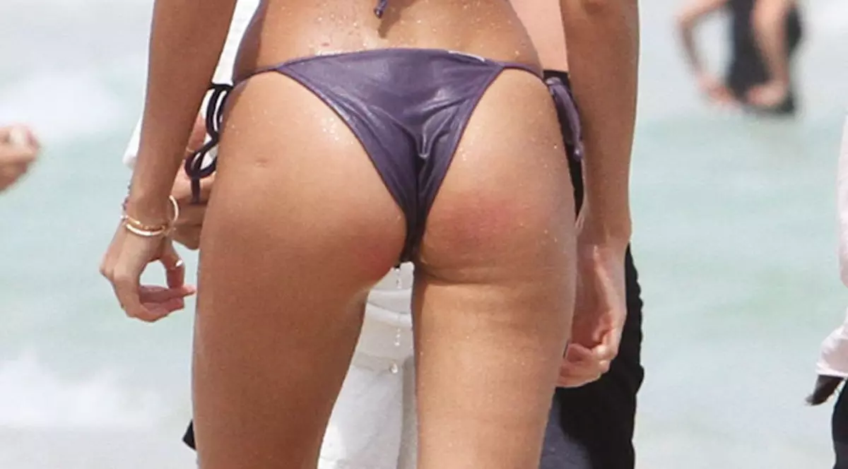 UN ÎNGER VICTORIA'S SECRET ar TREBUI SĂ O LASE MAI MOALE CU BEREA ŞI CU PIZZA! CELULITA de pe PICIOARE îi pune în pericol meseria