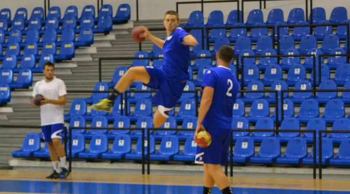 Handbaliştii de la CSM Ploieşti, învinşi de naţionala de tineret