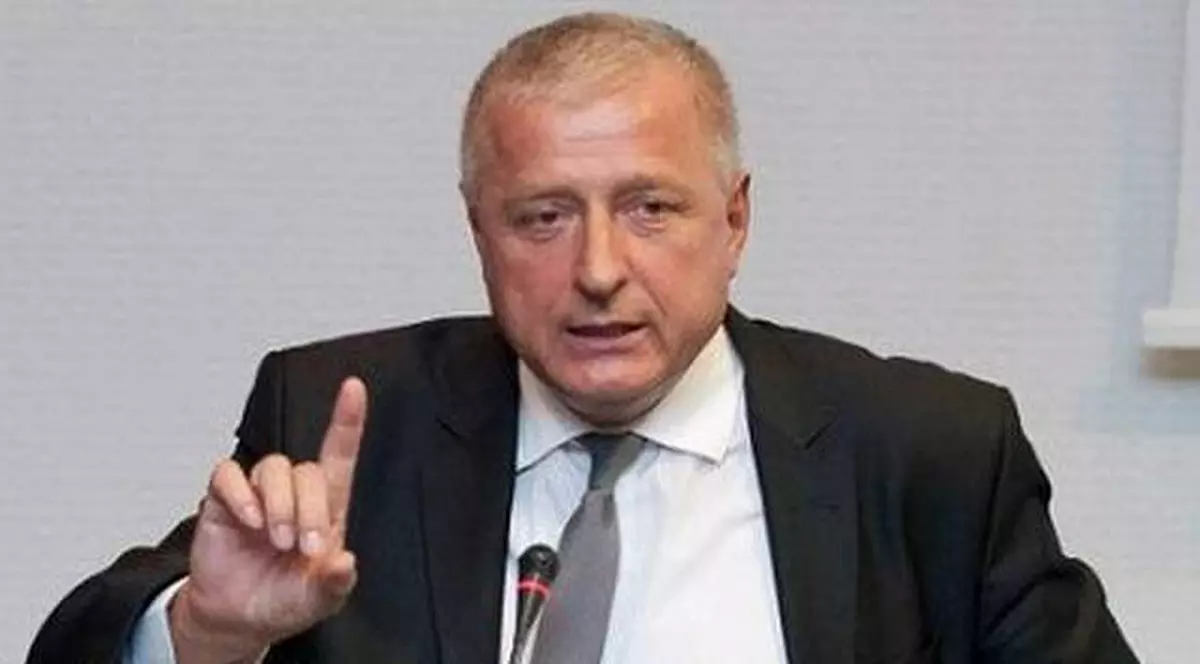 Parlamentarii fac scut în jurul colegilor acuzaţi de corupţie! Încă un acuzat scapă momentan de procurorii DNA!