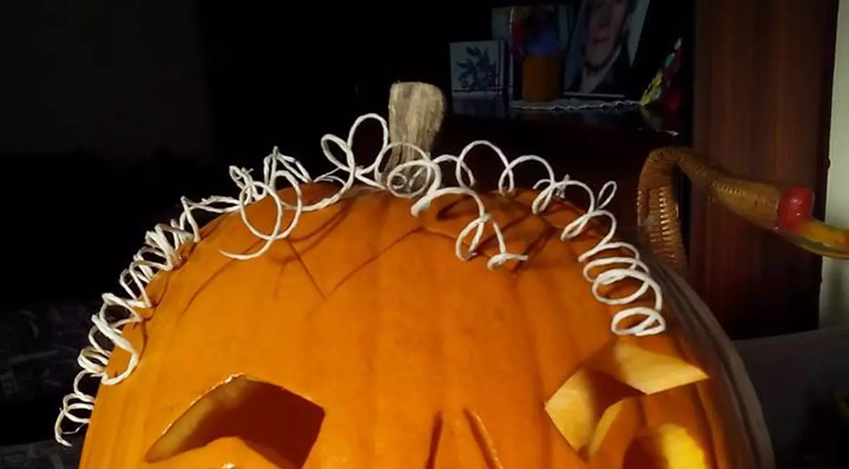 EȘTI ÎN PANĂ DE IDEI? Iată 20 de MODURI în care poți DECORA DOVLECII de Halloween | FOTO