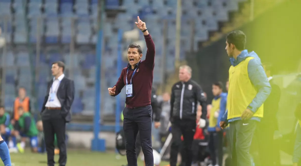 ”Asistentul Miklos Nagy vorbea cu Sepsi în maghiară! De ce? Suntem în România!”, Costel Gâlcă, antrenorul Stelei, după eşecul, scor 0-1, suferit de ”roş-albaştri” în meciul de la Târgu Mureş cu ASA