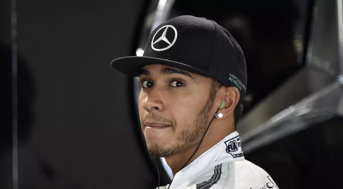 Lewis Hamilton, ”pole” în Marele Premiu al Bahrainului