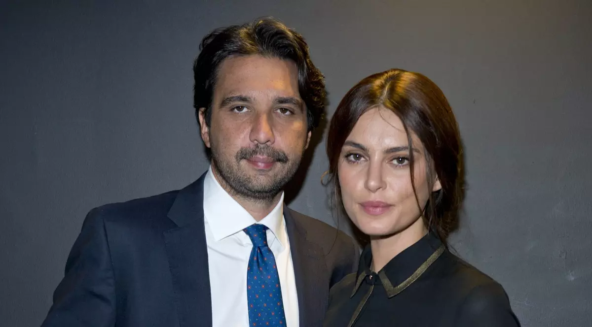 Ce frumoasă este MENGHIA alături de iubitul ei! | FOTO