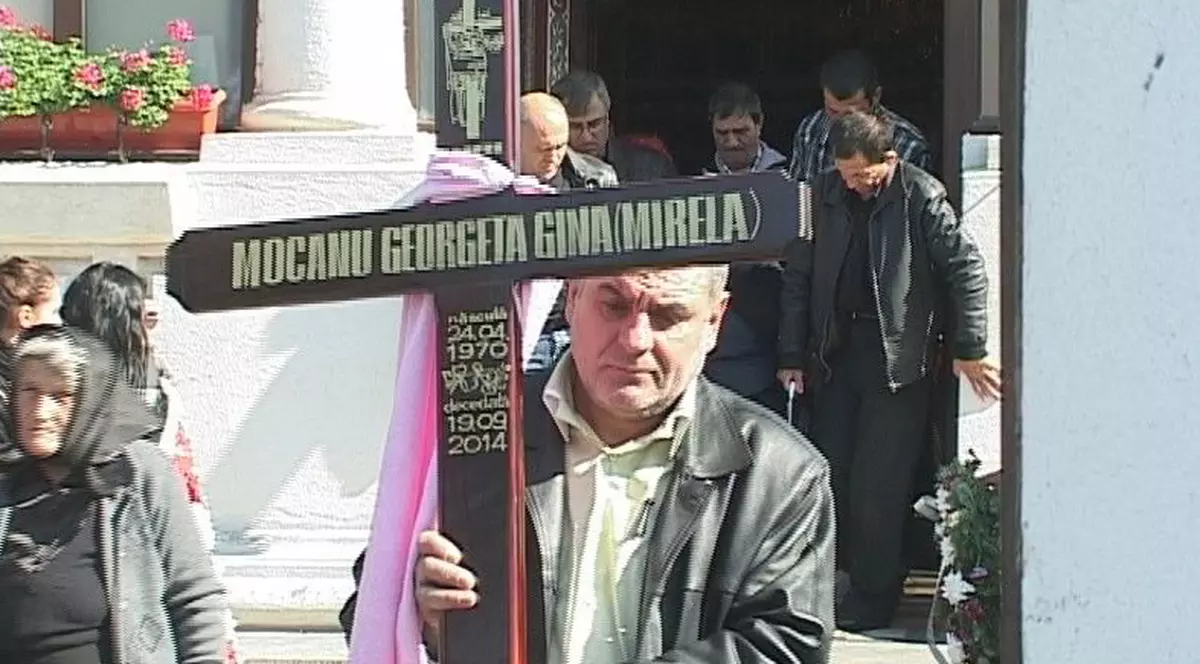 IMAGINI CUTREMURĂTOARE! Brăileanca arsă de vie a fost înmormântată astăzi