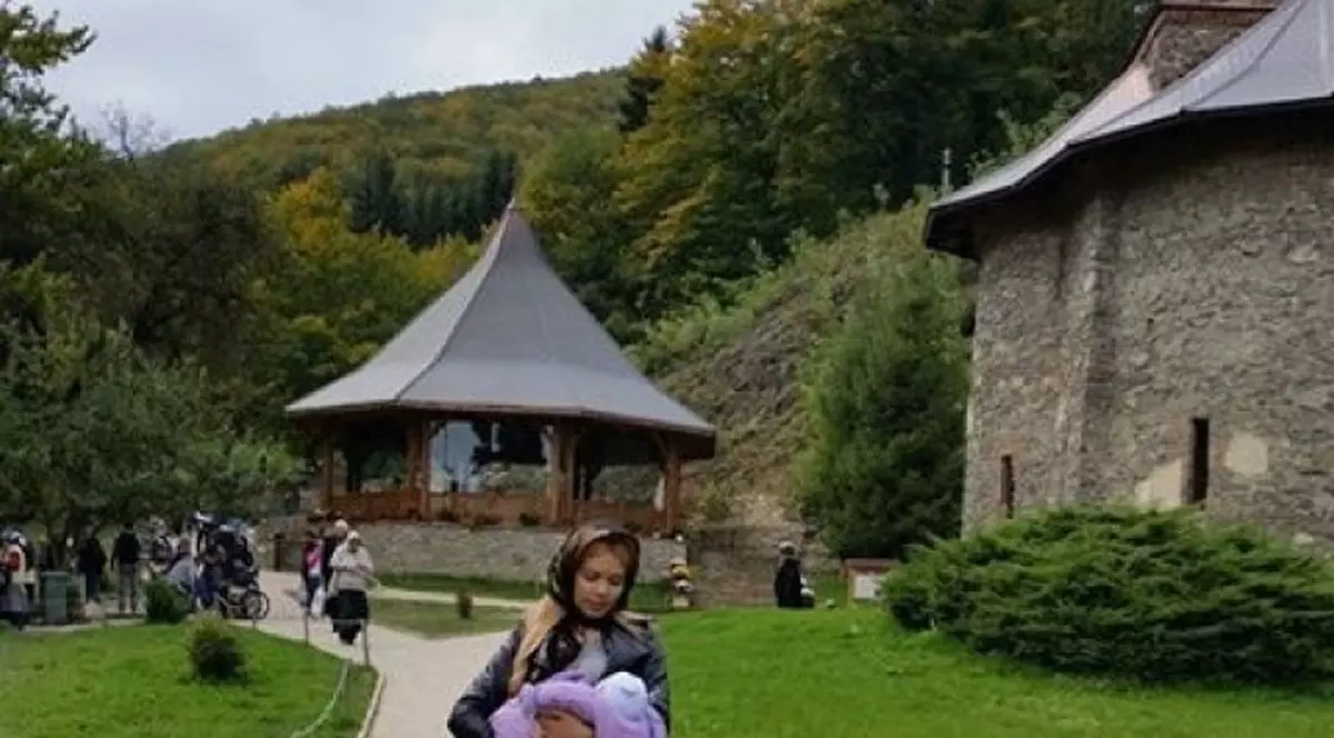 BEYONCE de ROMÂNIA, ACUZATĂ DE PĂCAT, după ce şi-a dus FETIŢA LA MĂNĂSTIRE: "Nu ai voie..."