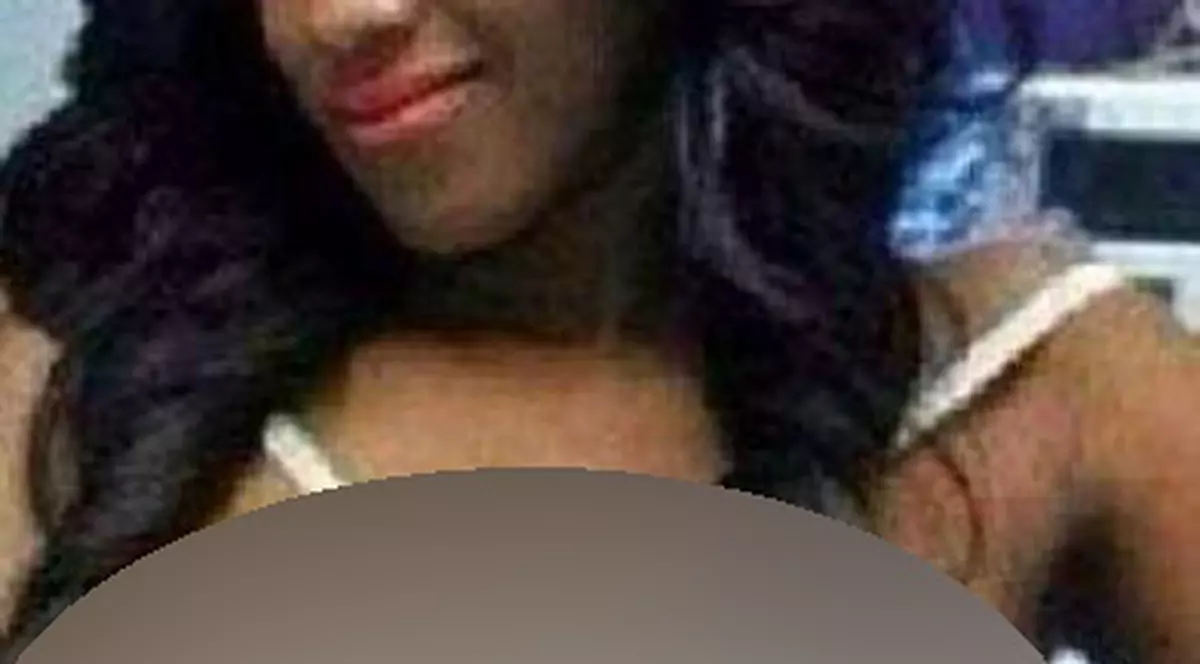 IMAGINEA ZILEI! Domnişoara A DAT GREŞ cu ROCHIŢA! Aşa ceva...